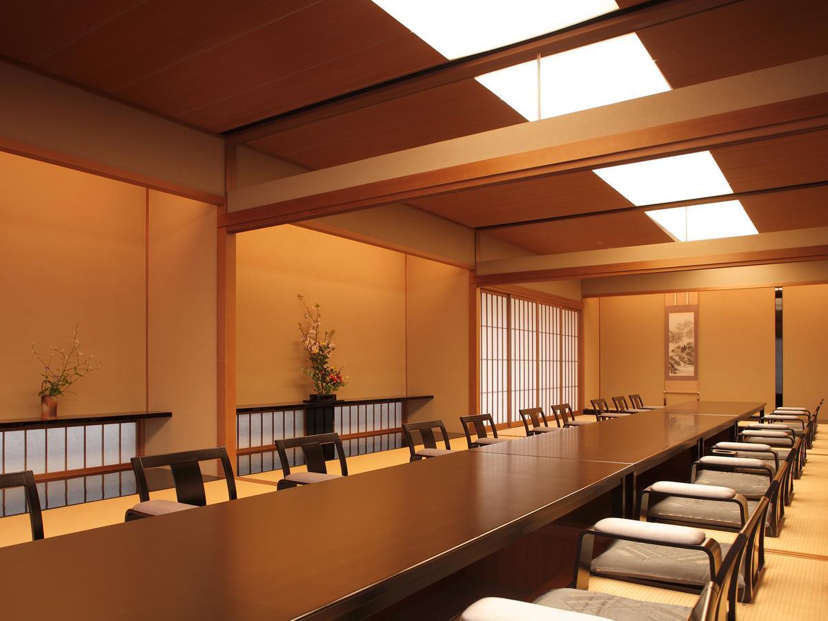 Готель Osaka Academia Екстер'єр фото