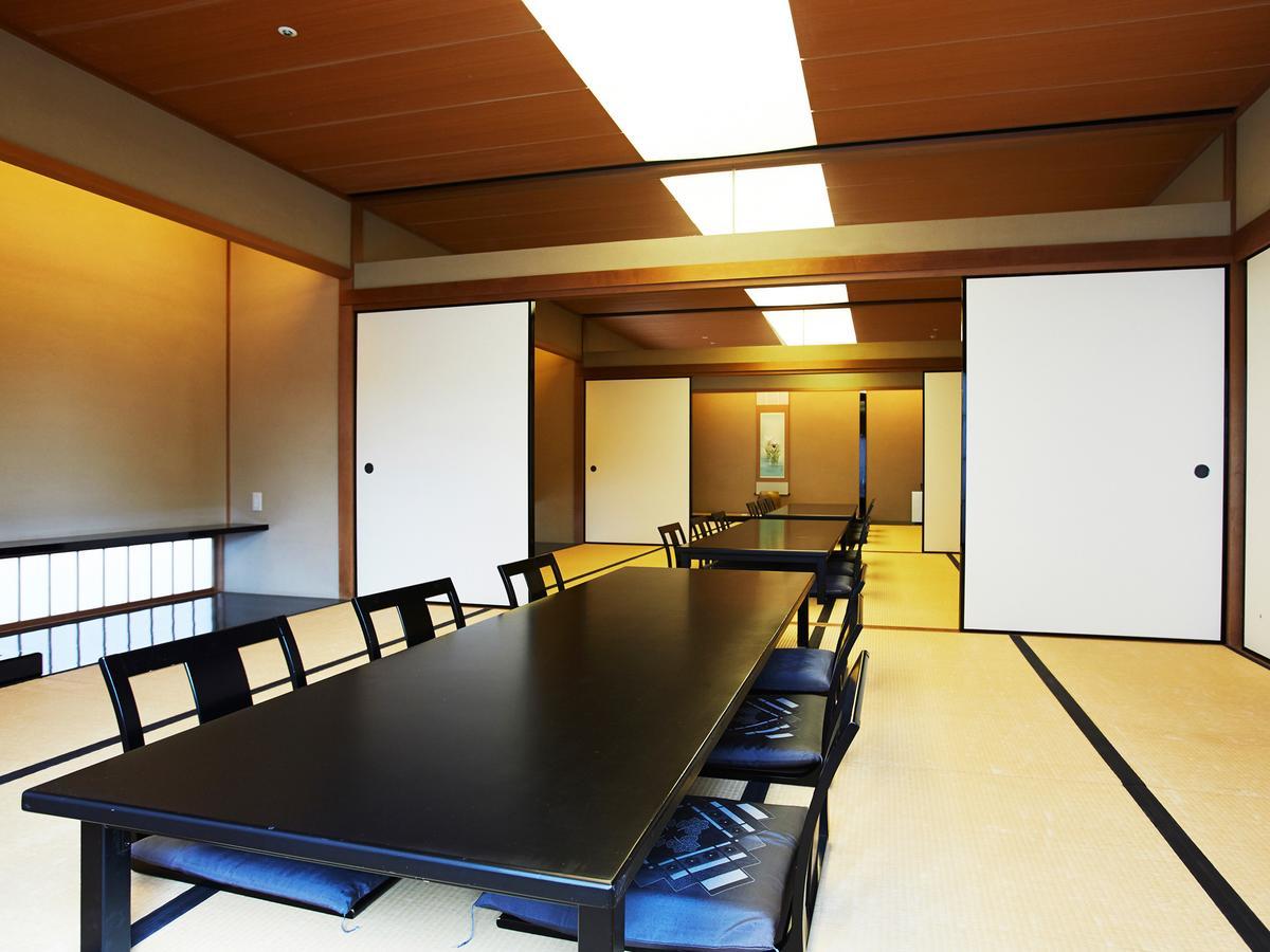 Готель Osaka Academia Екстер'єр фото